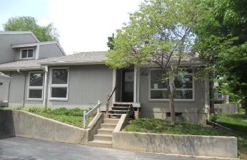 12872 W 109th St, Overland Park, KS 66210