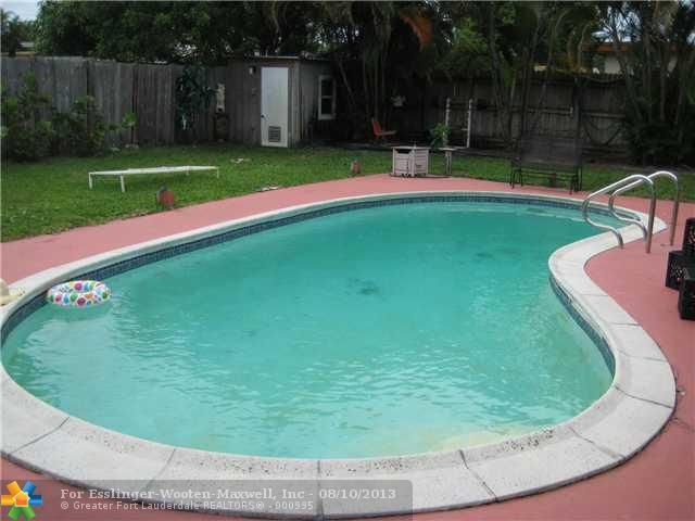 211 NW 68TH TER, Hollywood, FL 33024