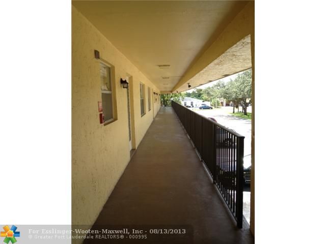 617 S STATE ROAD 7 # 2A, Pompano Beach, FL 33068