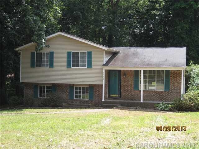 8448 Huntdale Ct, Charlotte, NC 28212