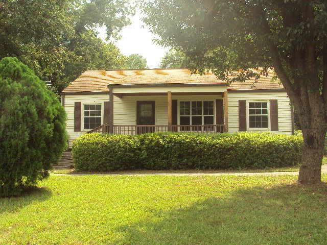 1311 Davis Ave, Perry, GA 31069