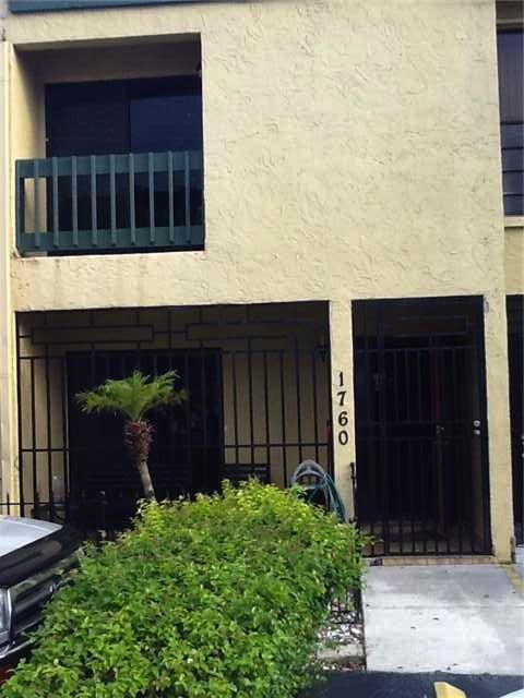 1760 W 58 ST, Hialeah, FL 33012