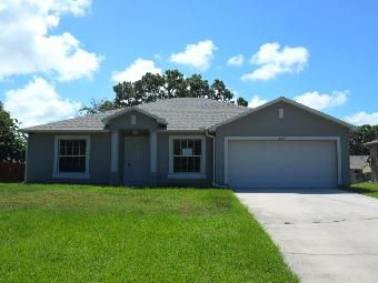 2045 Highland Dr SW, Vero Beach, FL 32962