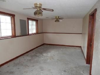 8212 Vaughn Mill Rd, Louisville, KY 40228