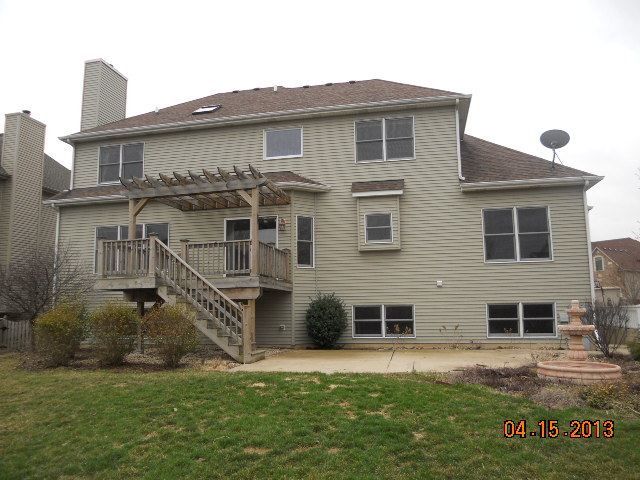 215 Amherst Ct, Oswego, IL 60543