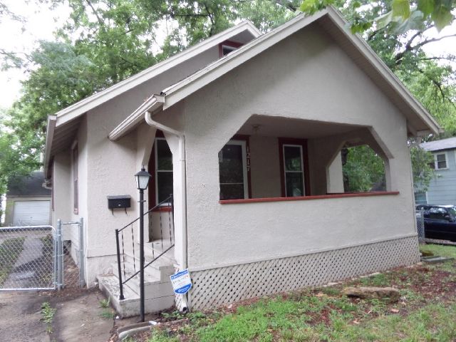 1217 SW Medford Ave, Topeka, KS 66604