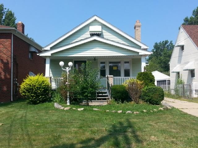 424 E 200th St, Cleveland, OH 44119