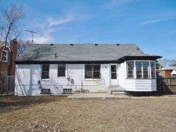 9414 Artesian St, Detroit, MI 48228