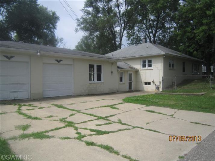 543 Riverside Dr, Battle Creek, MI 49015