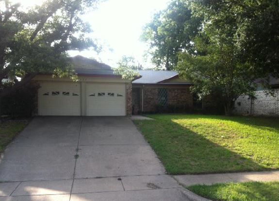 2704 Riverlake Ct, Irving, TX 75060