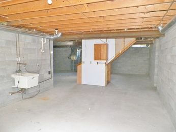 4211 Genesee Rd, Lapeer, MI 48446