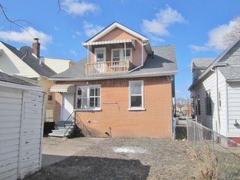 12134 Klinger St, Hamtramck, MI 48212