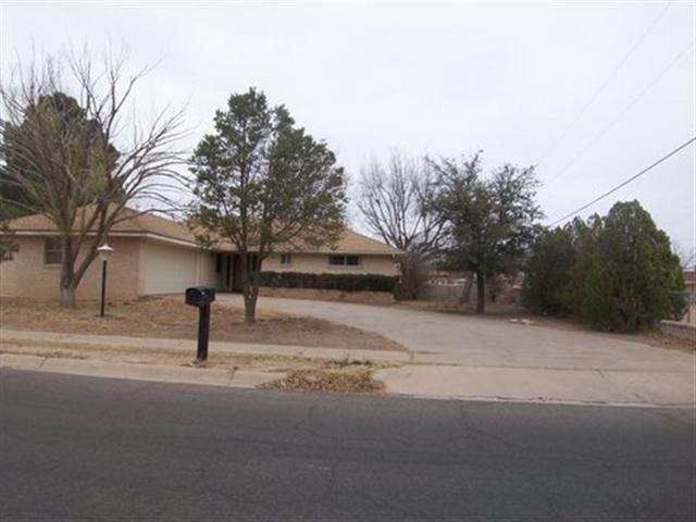 1105 Princeton Dr, Roswell, NM 88203