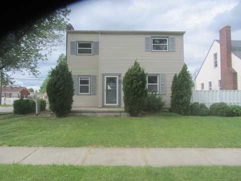 13192 Superior St, Southgate, MI 48195