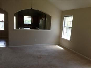 601 Goldenrod St, Kyle, TX 78640