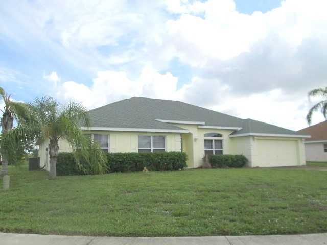 18251 Beauty Berry Ct, Lehigh Acres, FL 33972