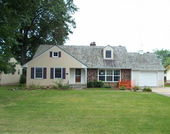 302 W Highland St, Siloam Springs, AR 72761