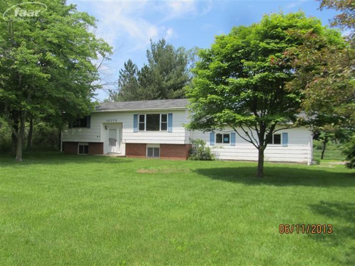 10375 Davison Rd, Davison, MI 48423