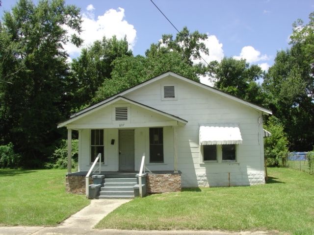 607 Charles St, Hattiesburg, MS 39401