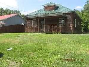 206 S 10th St, Middlesboro, KY 40965