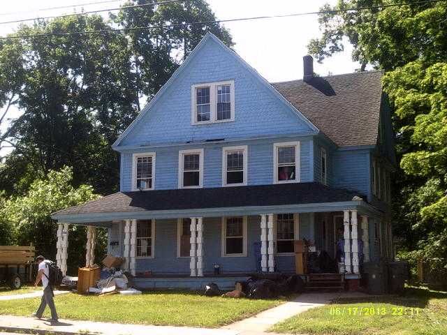 218220 Center Street, Manchester, CT 06040