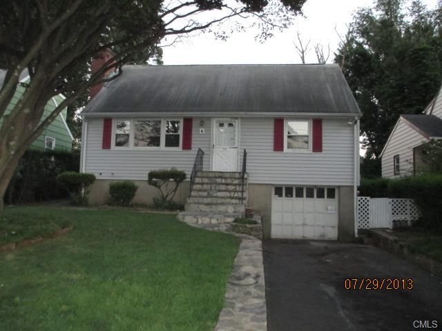 4 Ryan Ave, Norwalk, CT 06854