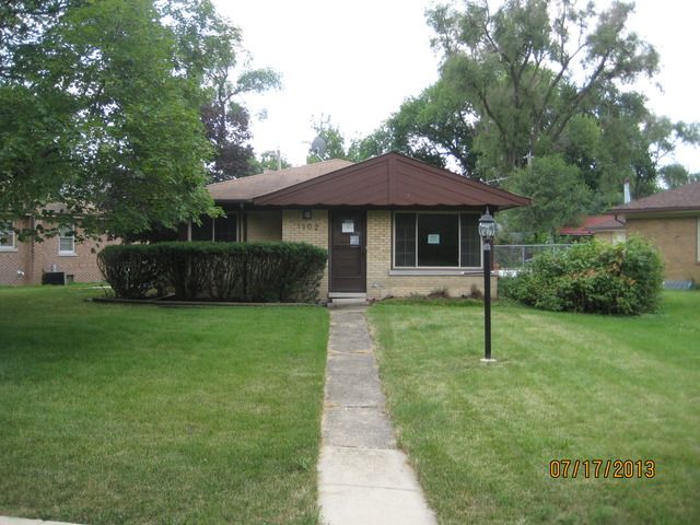 1102 Nichols Ln, Maywood, IL 60153