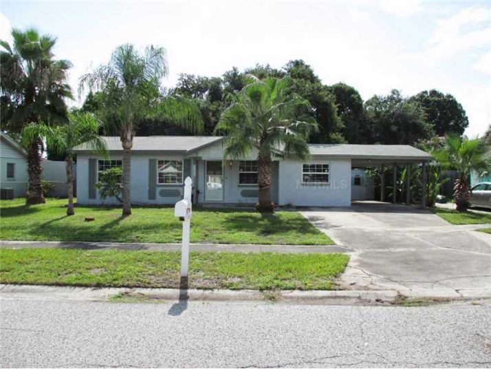 4914 Holiday Dr, Tampa, FL 33615