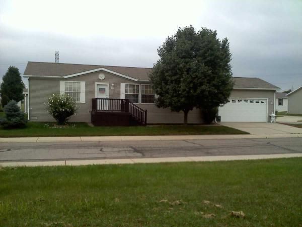 24324 Kinsston Circle, Flat Rock, MI 48134