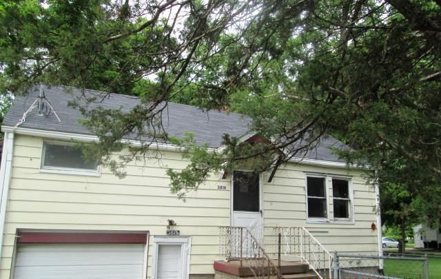 3816 W Locust St, Davenport, IA 52804