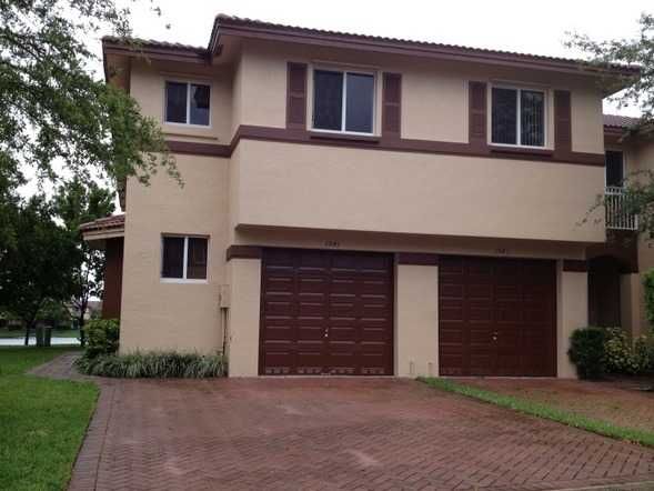 1941 Alamanda Way, West Palm Beach, FL 33404