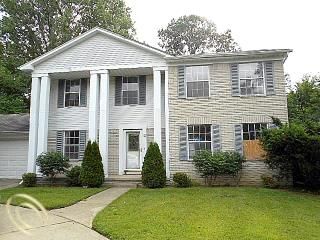 25364 Briarwyke Dr, Farmington, MI 48336