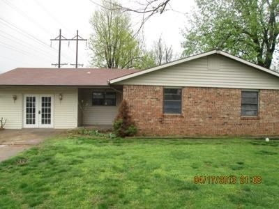 807 Gwenn St, Springdale, AR 72762