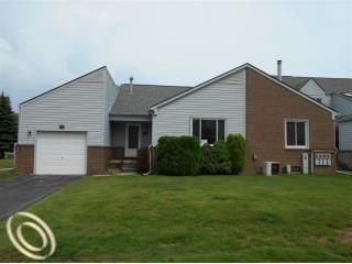 722 Claire Pointe Dr, Saint Clair Shores, MI 48081