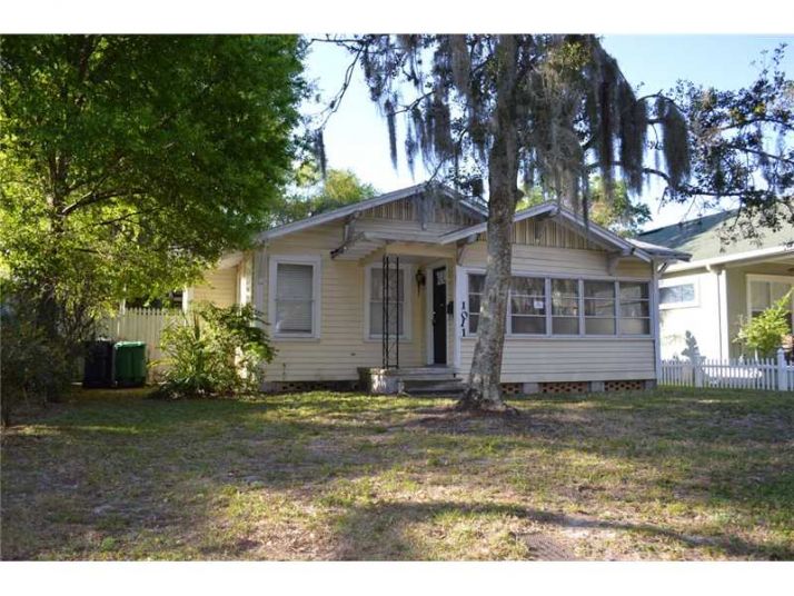 1011 E Powhatan Ave, Tampa, FL 33604