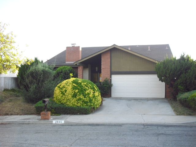 2041 Camino Drive, Escondido, CA 92026