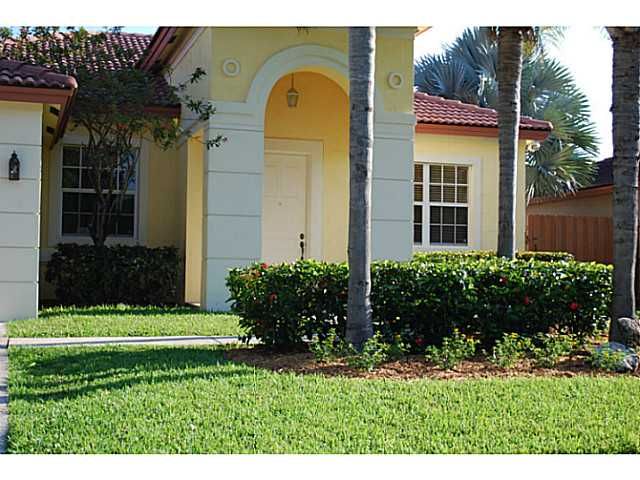 8811 SW 212 TE, Miami, FL 33189