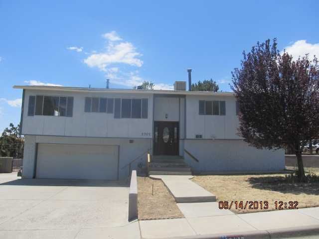 5701 Ravella Dr, Farmington, NM 87402