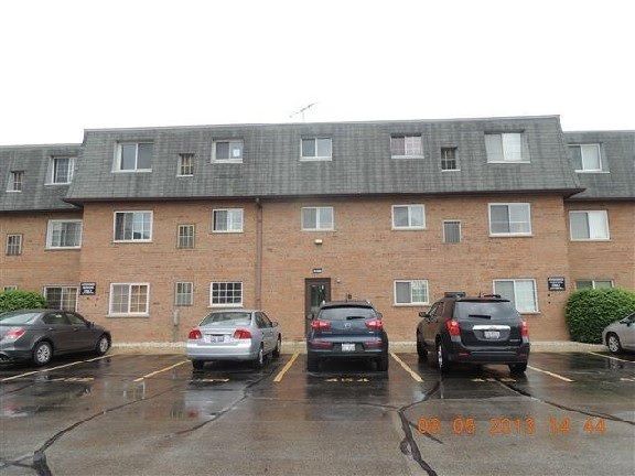 9389 Bay Colony Dr Apt 3w, Des Plaines, IL 60016