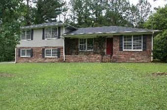 4220 Skylark Cir N, Gadsden, AL 35907