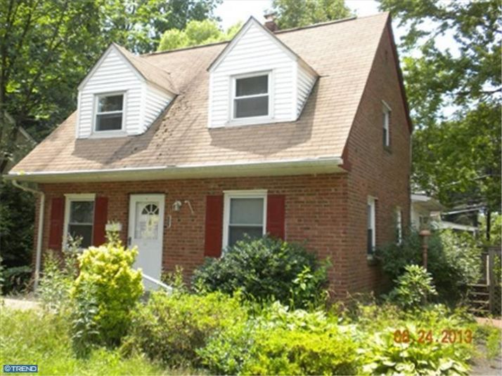 815 South Ave, Clifton Heights, PA 19018