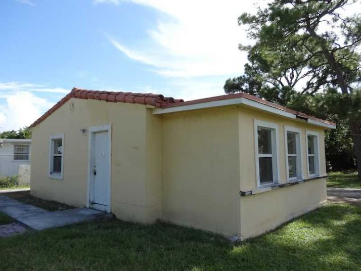 1102 Nw 7th Ter, Fort Lauderdale, FL 33311