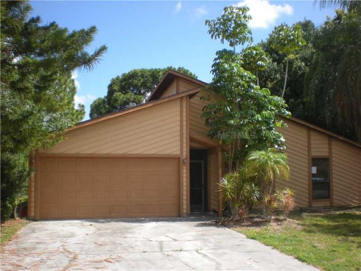 913 Cypress Wood Ln, Sarasota, FL 34243