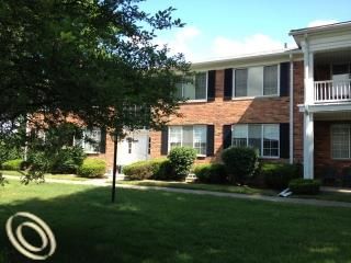 29632 Hoover Rd, Warren, MI 48093
