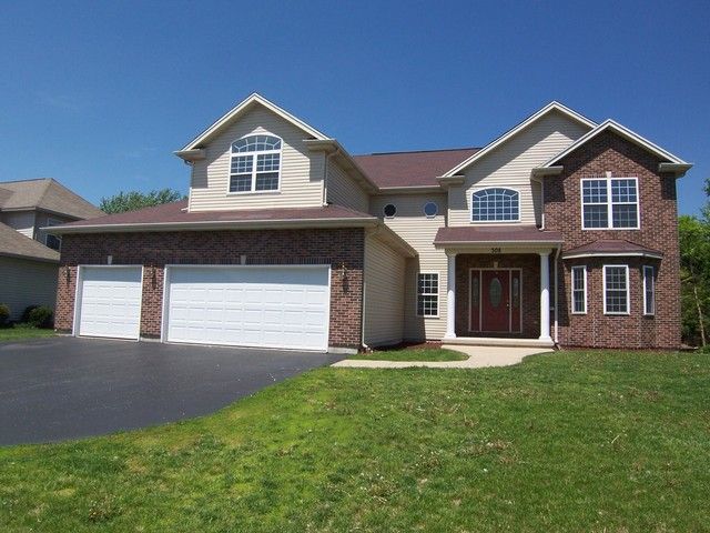 308 Shipland Dr, Crystal Lake, IL 60012
