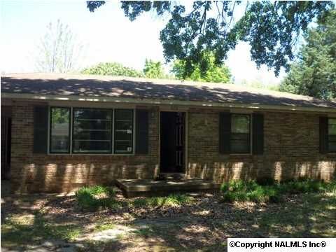 320 Robinson St Sw, Decatur, AL 35601