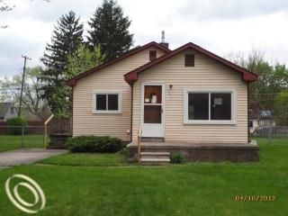 20815 Ontaga St, Farmington, MI 48336