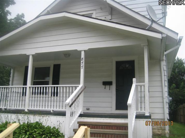 877 Iredell St, Akron, OH 44310