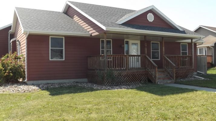 619 Falcon Ave, Harrisburg, SD 57032