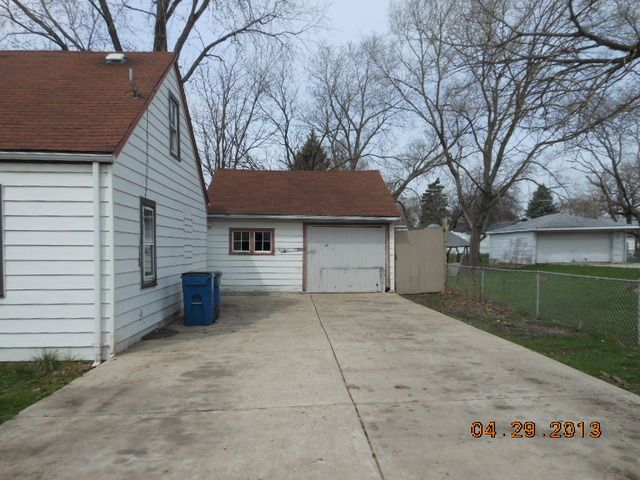 2818 Derrough Ave, Melrose Park, IL 60164